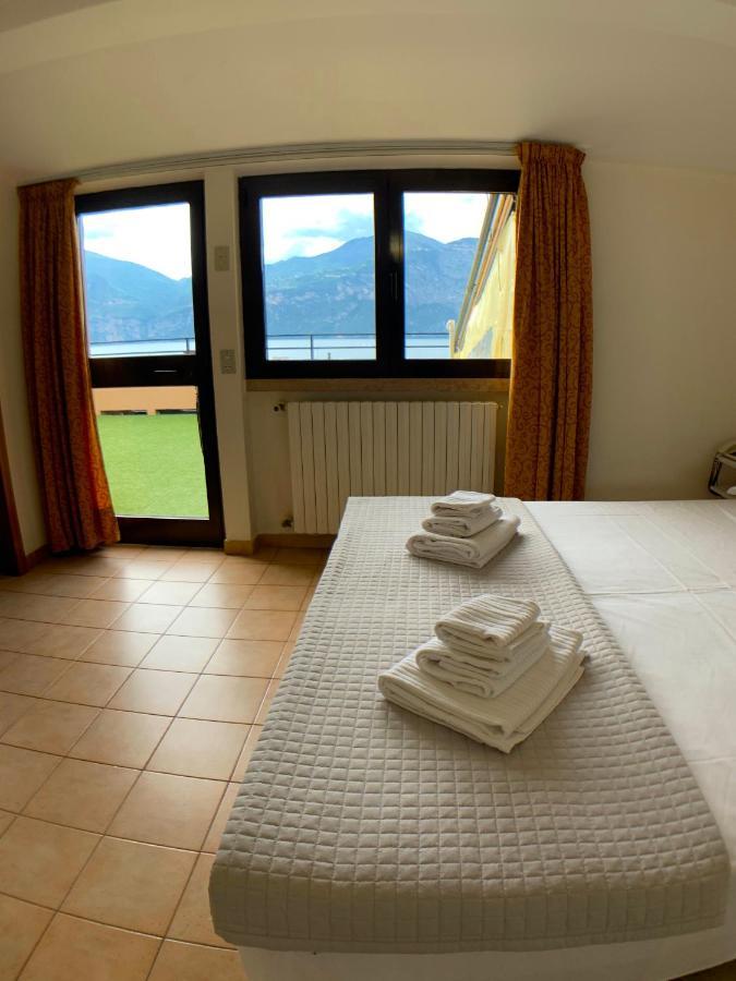 Hotel Sorriso Brenzone sul Garda Exterior foto