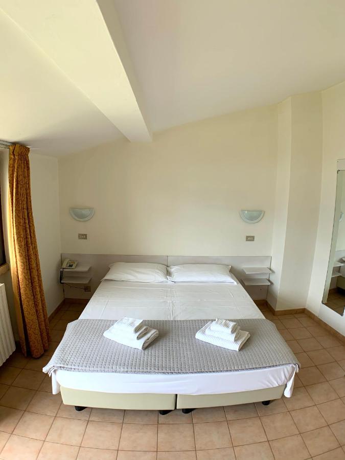 Hotel Sorriso Brenzone sul Garda Exterior foto