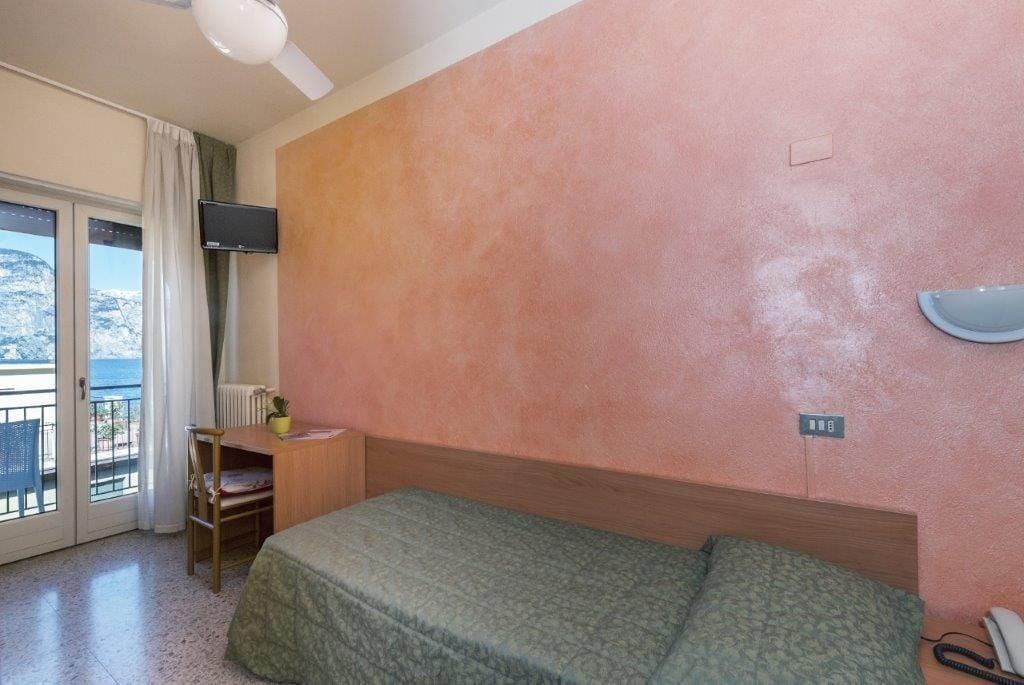 Hotel Sorriso Brenzone sul Garda Exterior foto