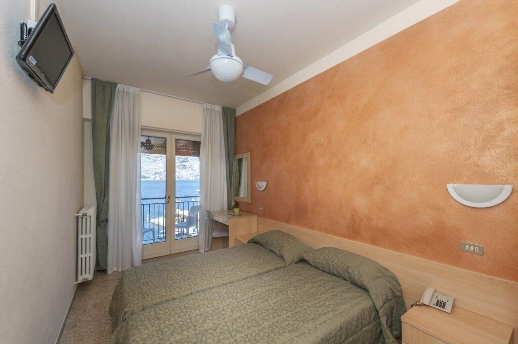 Hotel Sorriso Brenzone sul Garda Exterior foto
