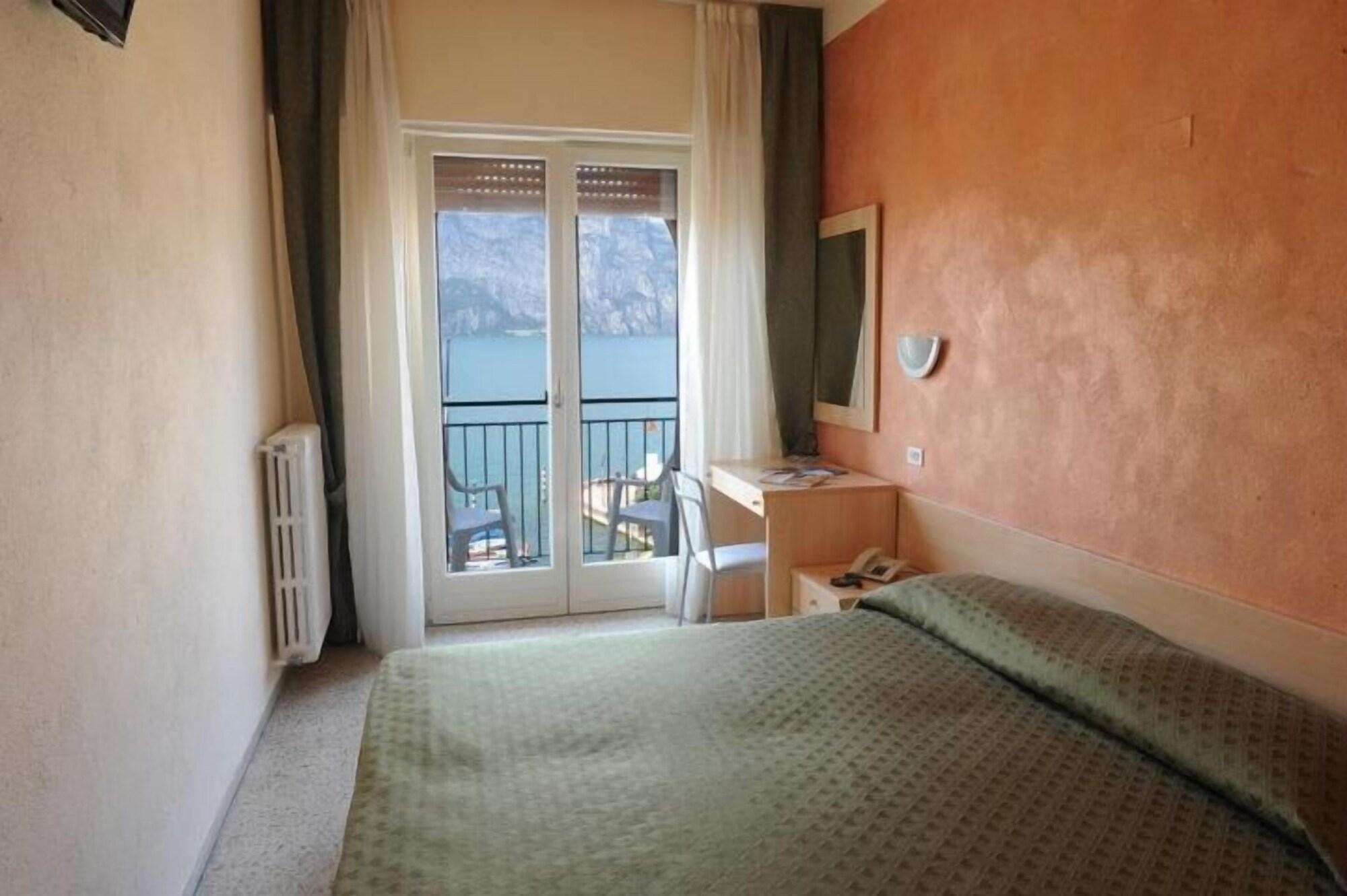 Hotel Sorriso Brenzone sul Garda Exterior foto